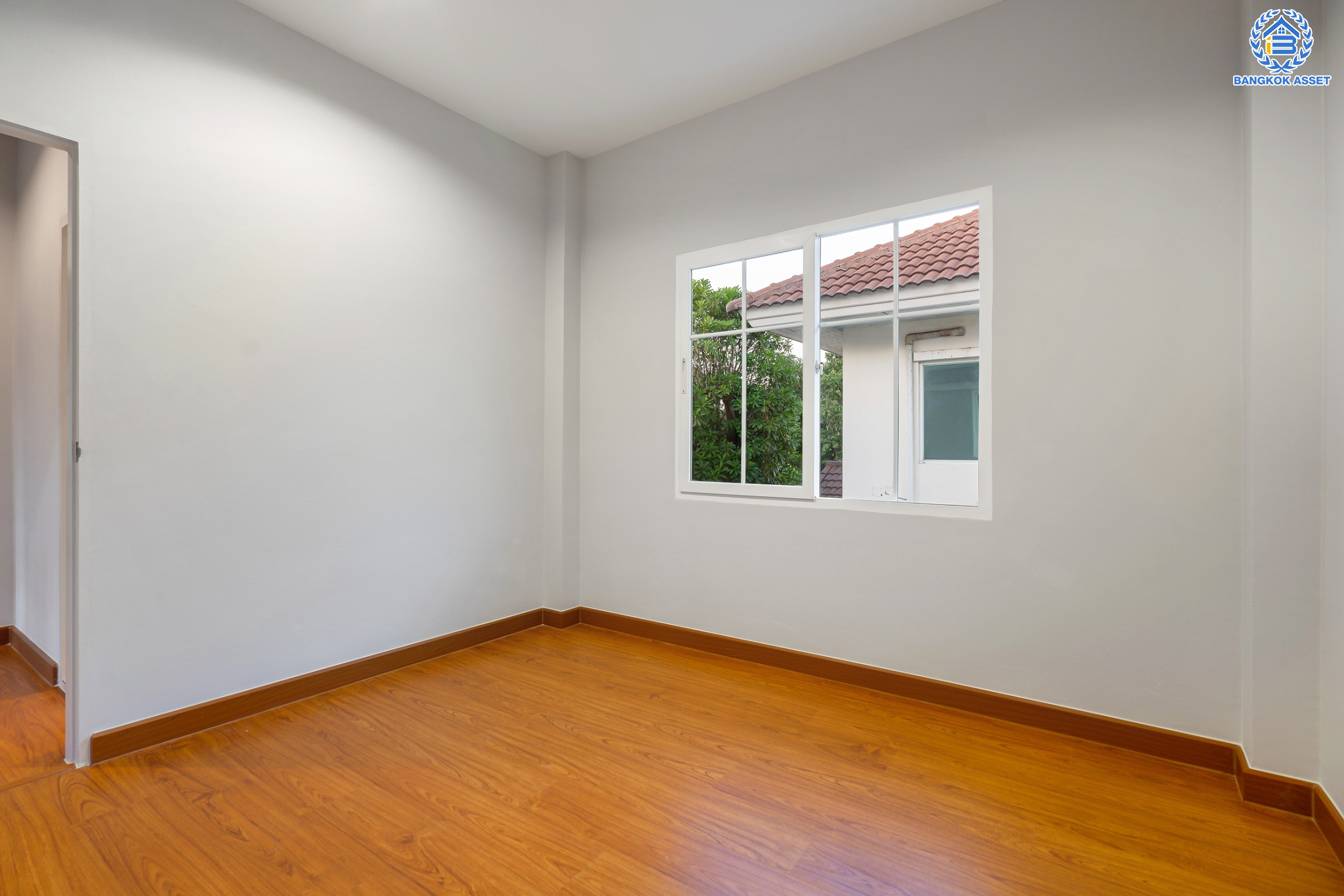 บ้านมือสองตกแต่งใหม่ ม.เพอร์เฟคเพลส2 รัตนาธิเบศร์ บ้านเดี่ยวหลังใหญ่ จากแบรนด์ Property Perfect เนื้อที่ 60 ตร.ว. บนโซนที่ดีที่สุด! ใกล้ทะเลสาบและส่วนกลาง ฟังก์ชันพร้อม 3 ห้องนอน 3 ห้องน้ำ 2 ที่จอดรถ บนที่สุดแห่งทำเลโซนเมือง เชื่อมต่อทุกการเดินทาง ใกล้เซ็นทรัลรัตนาธิเบศร์ จุดขึ้นทางด่วน "งามวงศ์วาน" และรถไฟฟ้า "สถานีไทรม้า"...